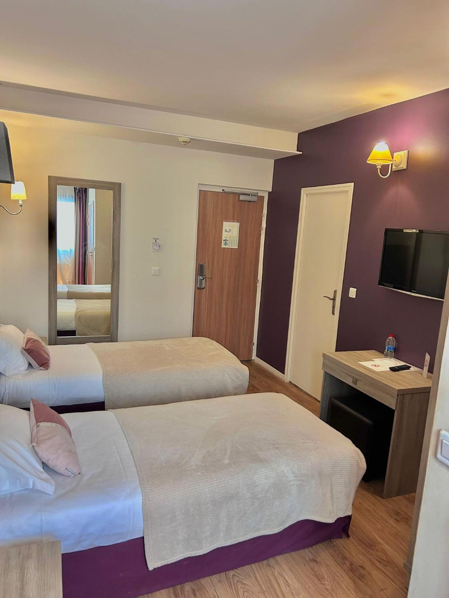 Etoile Hotel 3*