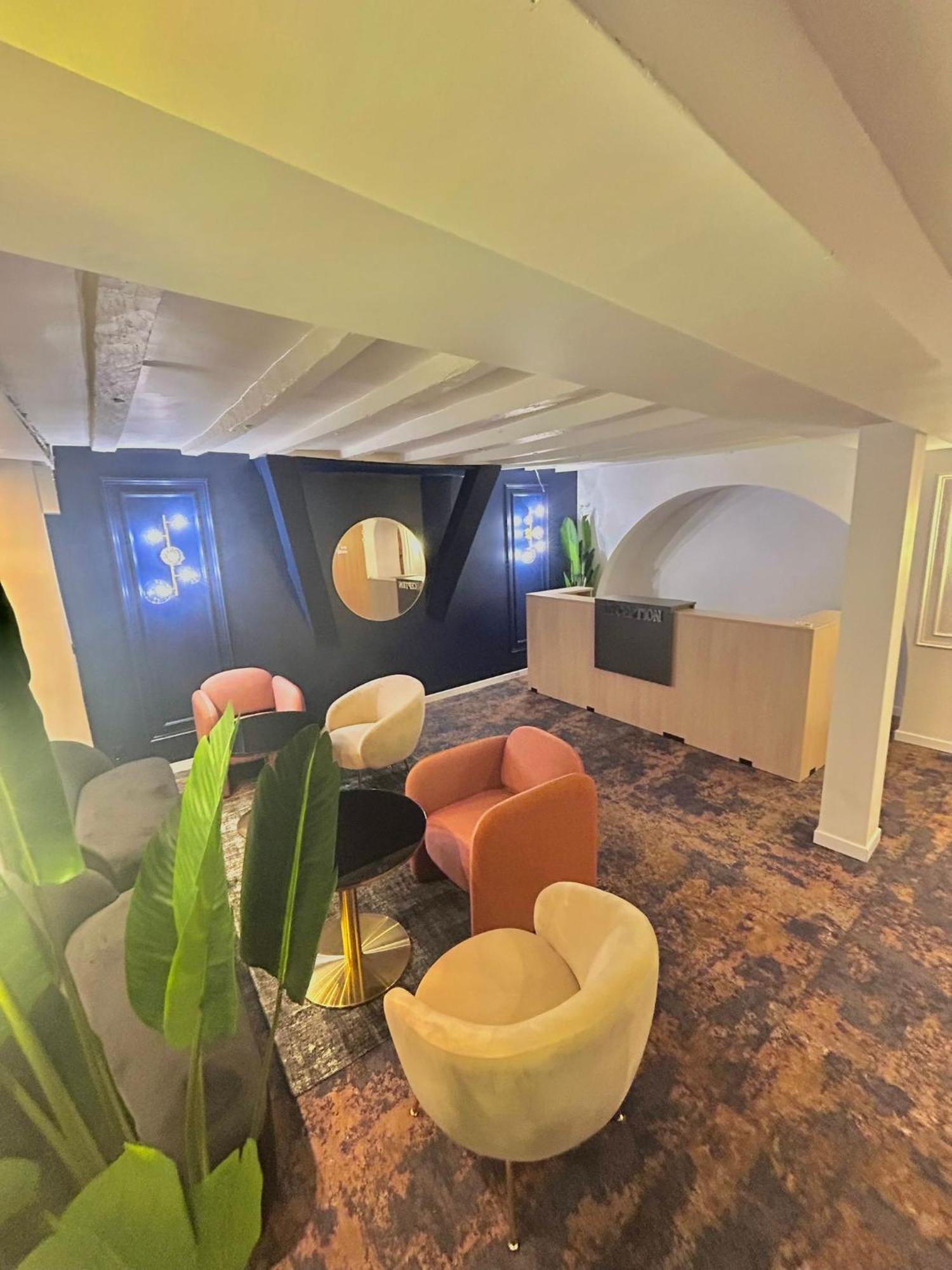 Etoile Hotel 3*
